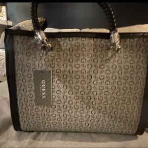 NWT GUESS hand bag 🖤